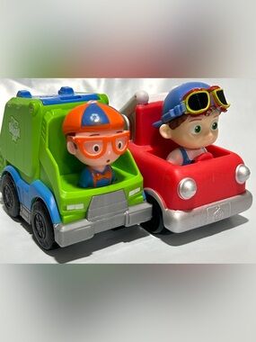 Bright Green and Red Kids Toy Car Duo with Figures